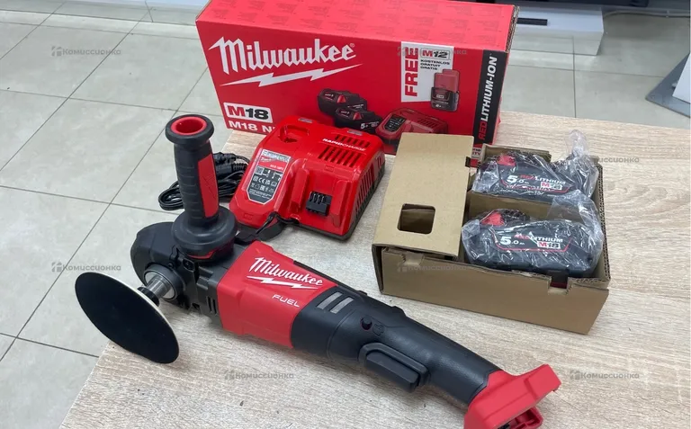 Полировальная машина Milwaukee M18 FAP180-0
