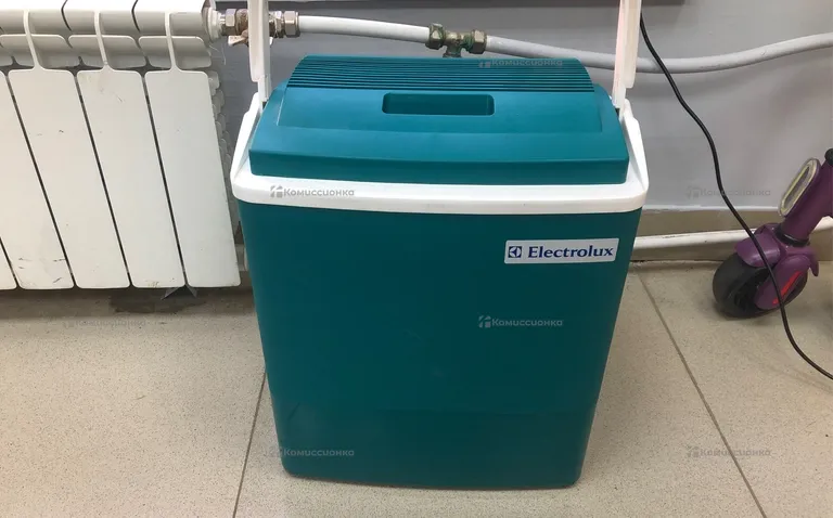 Холодильник автомобильный  Electrolux rc210