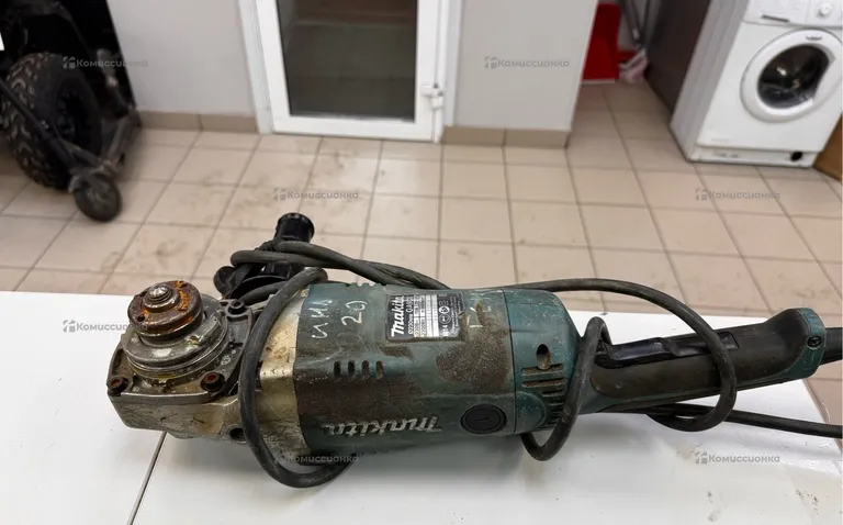 ушм Makita GA9020