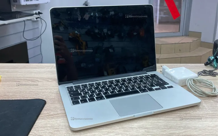 Ноутбук  MacBook A1502
