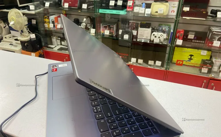 Ноутбук  Lenovo 82YU