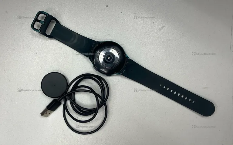 Часы  Samsung galaxy watch 4