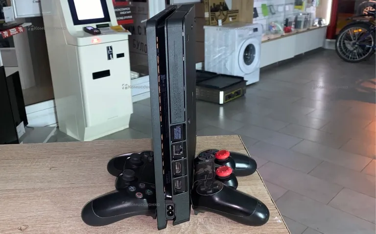 Приставка PS4. игровая приставка ps4 slim 500