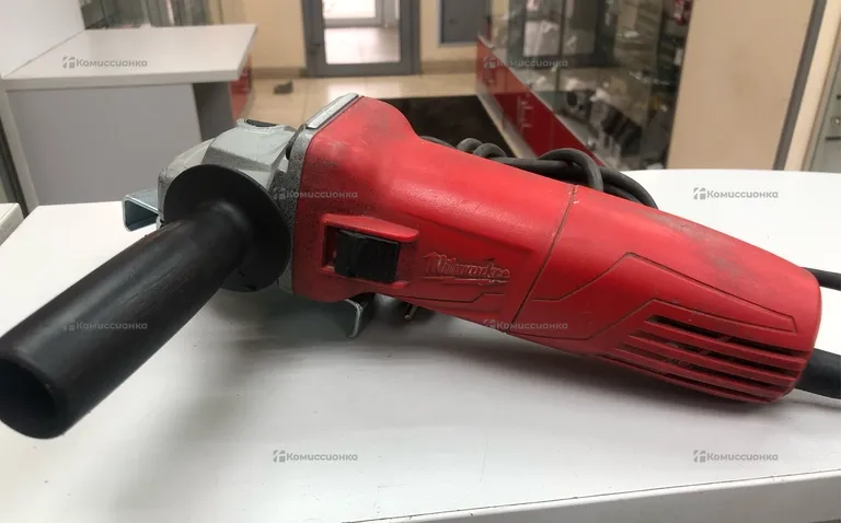 УШМ Milwaukee aqv 10-125 ek