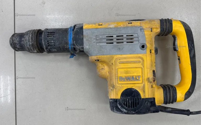 Перфоратор Dewalt D25701K