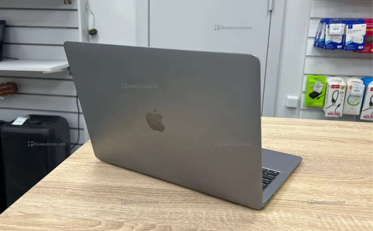 MacBook Air M1
