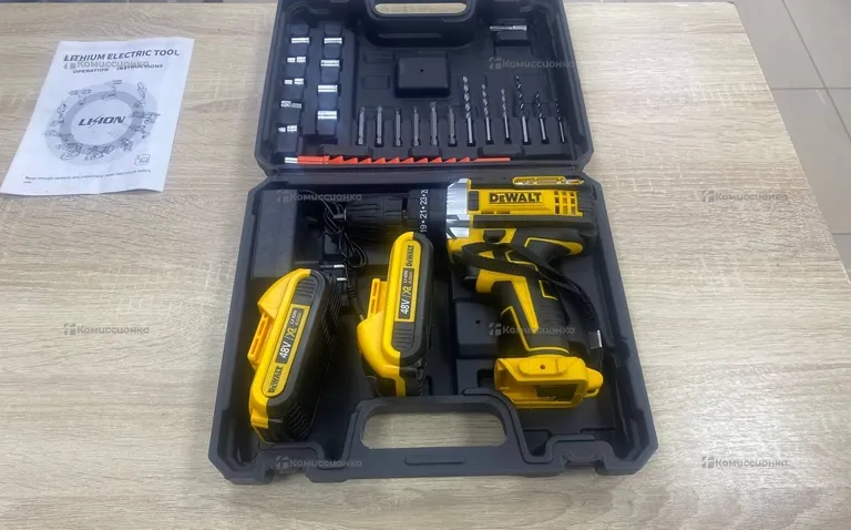 Шуруповерт DeWALT