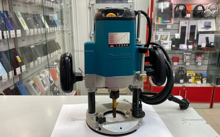 Фрезер Makita 3612C
