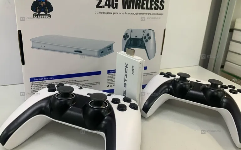 Приставка игровая консоль белая, 2.4G WIRELESS