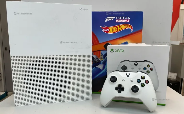 Приставка Xbox One S 500 ГБ