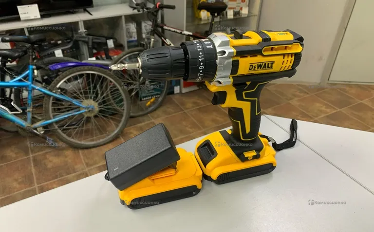 Аккумуляторная дрель-шуруповерт Dewalt реплика