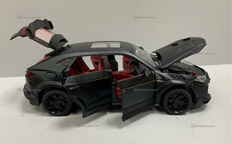 Автомобиль Lamborghini Urus Mensroy