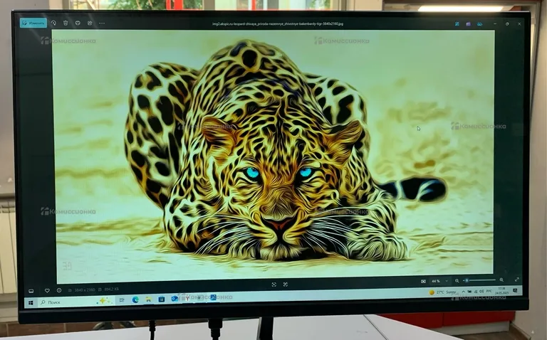 Монитор широкоформатный диагональ 24". Разъёмы VGA и HDMI,  1920x1080 FullHD