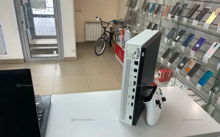 Приставка Xbox One S 1Tb