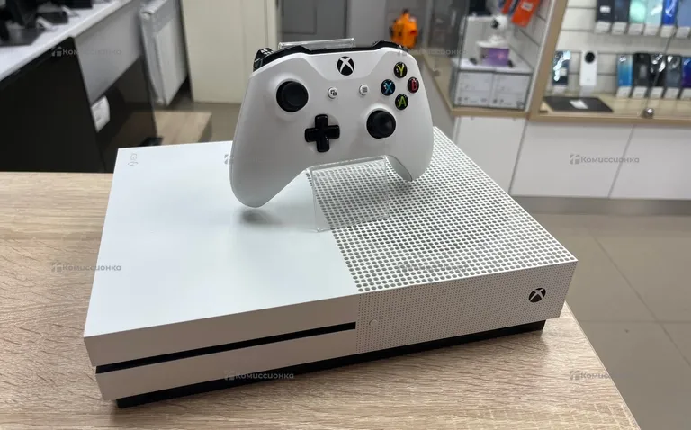 Приставка Xbox One S 1Tb