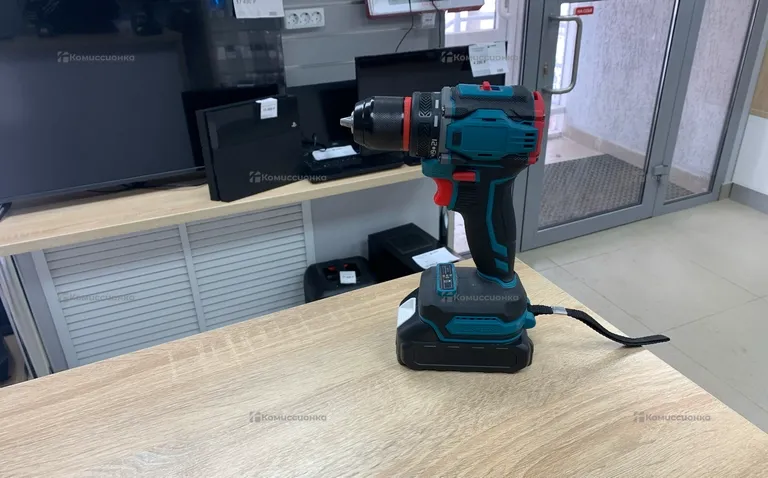 Шуруповерт Makita реплика.