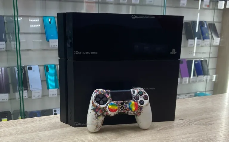 Приставка PS4. PS4 Fat 512