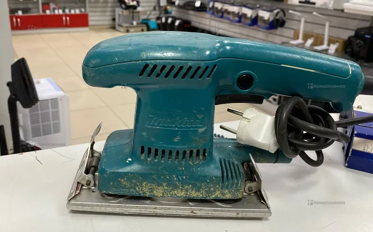 ленточная шлифмашина Makita BO3700