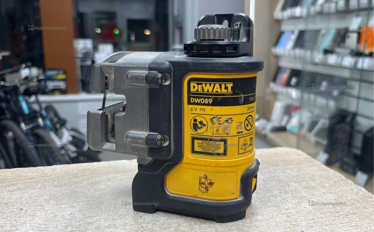 Лазерный уровень DeWALT DW089