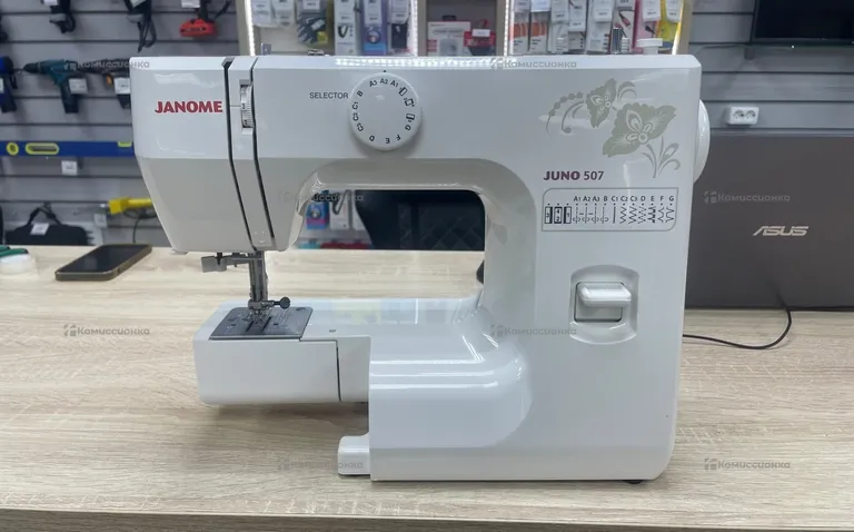 Швейная машина Janome Juno 507