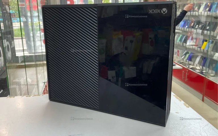 Приставка Xbox One 500Gb