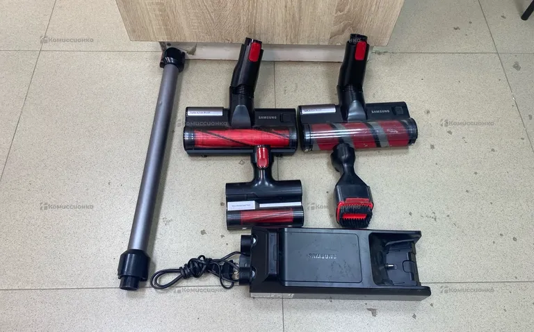 Пылесос  вертикальный Samsung SS80n807KC