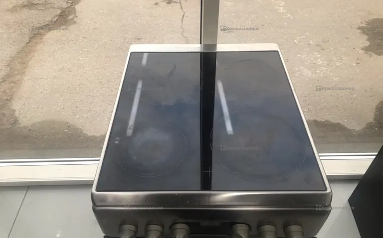Электрическая плита Hotpoint HS5V8CCX