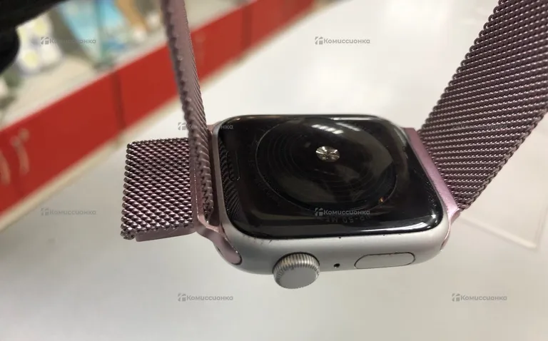 Часы Apple Watch Nike SE 44mm
