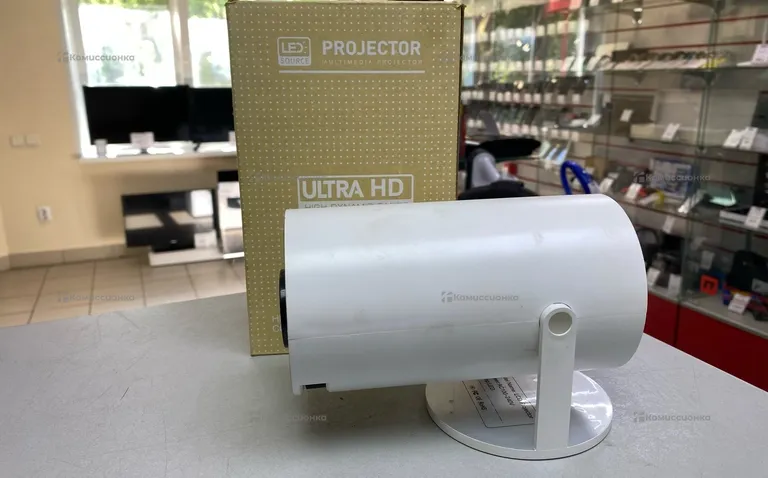 Проектор  Lcd projector
