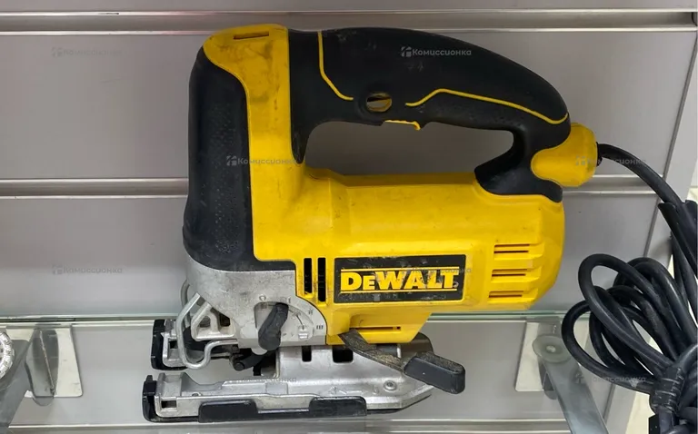Электролобзик Dewalt DW349
