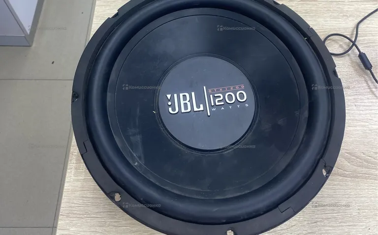 Сабвуфер 12r  JBL GTX 1200 WATTS