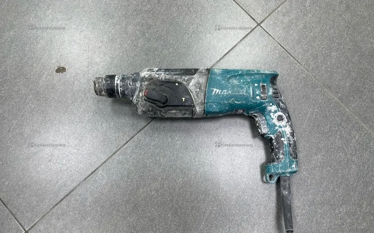 Перфоратор Makita HR2470