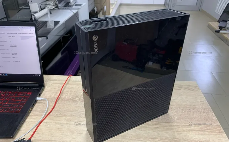 Приставка Xbox one x 500гб