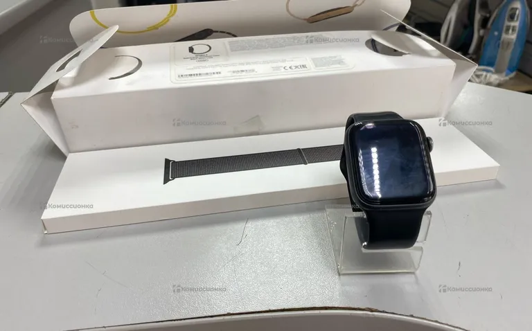 Часы  Apple Watch Series 4