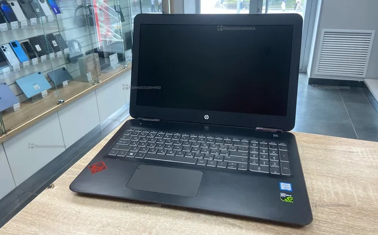 Ноутбук  HP Pavilion 15-dp0013ur