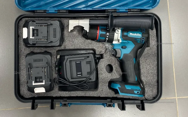 Аккумуляторный шуруповерт Makita (реплика)