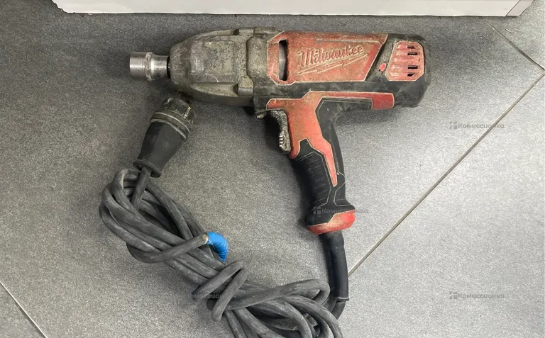 Гайковерт Milwaukee IPWE400R