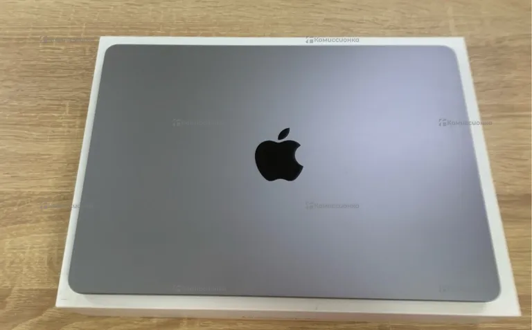 Ноутбук  MacBook Air 13.6