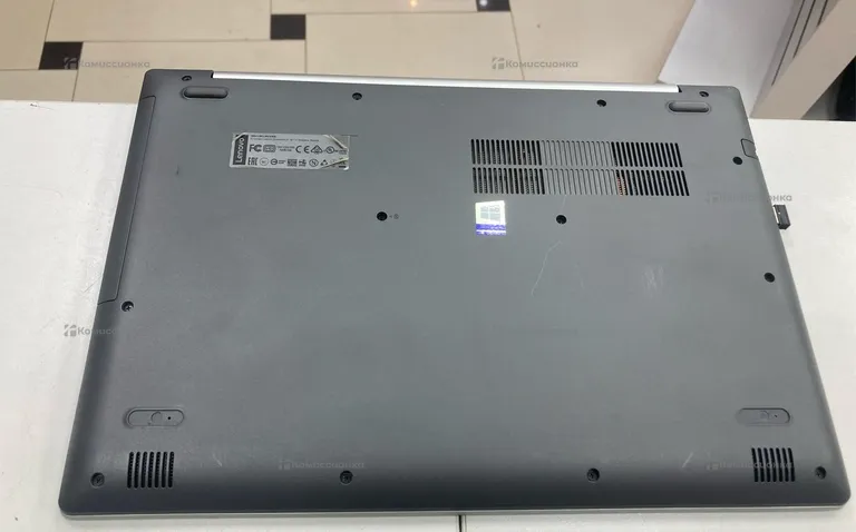 Ноутбук  Lenovo