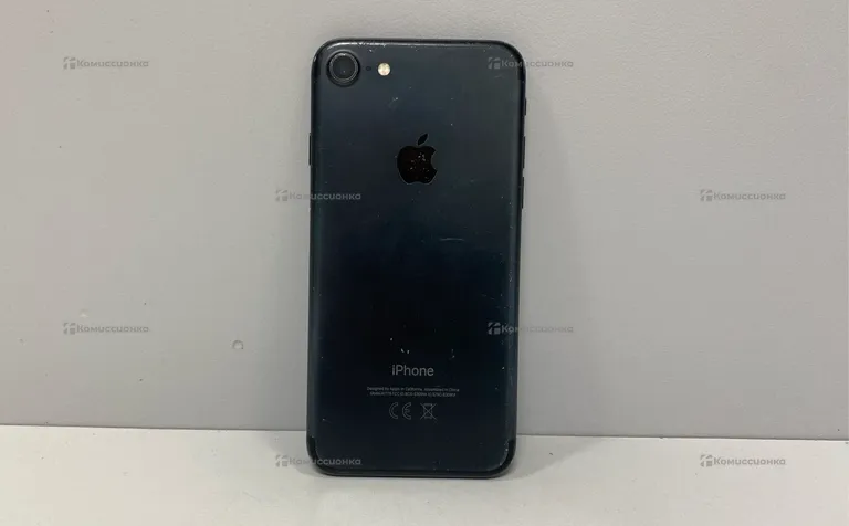 Apple iPhone. 7 32 ГБ