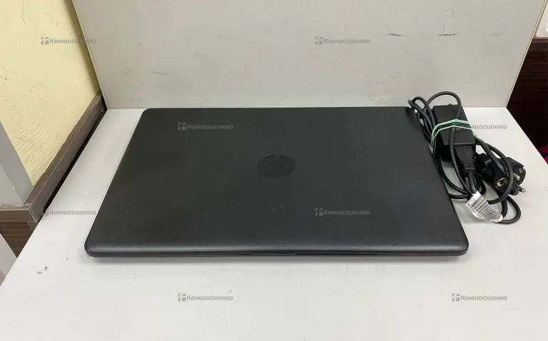 Ноутбук  HP 15-rb002ur