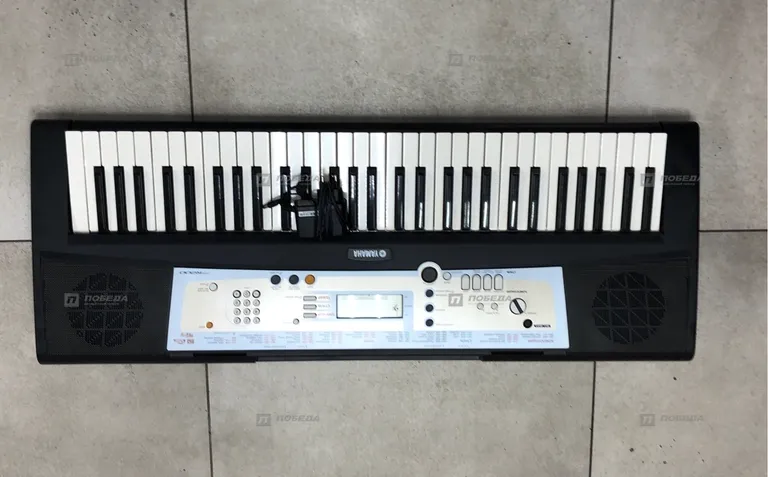 YAMAHA PSR R200