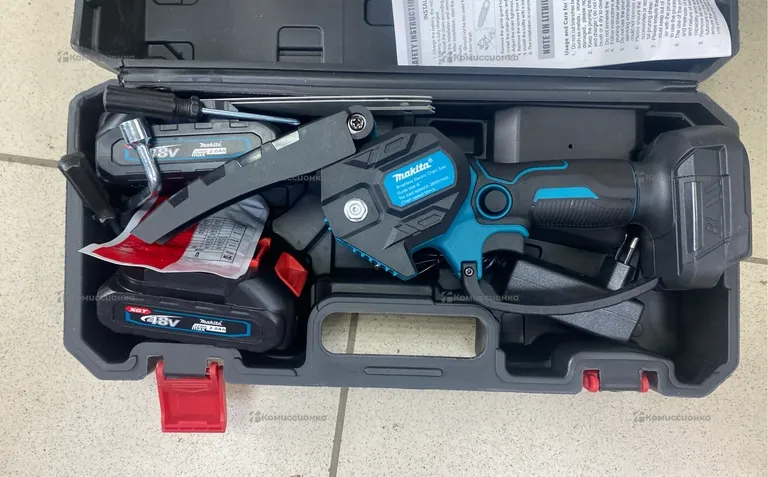 Сучкорез Makita.