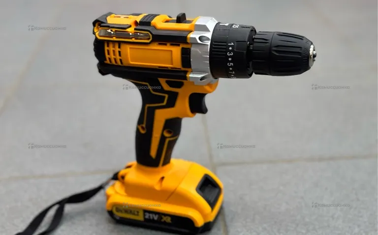 шуруповерт Dewalt 21v set 24 pcs (реп)