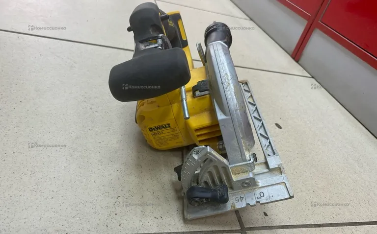 Аккумуляторный циркулярная пила Dewalt DCS512