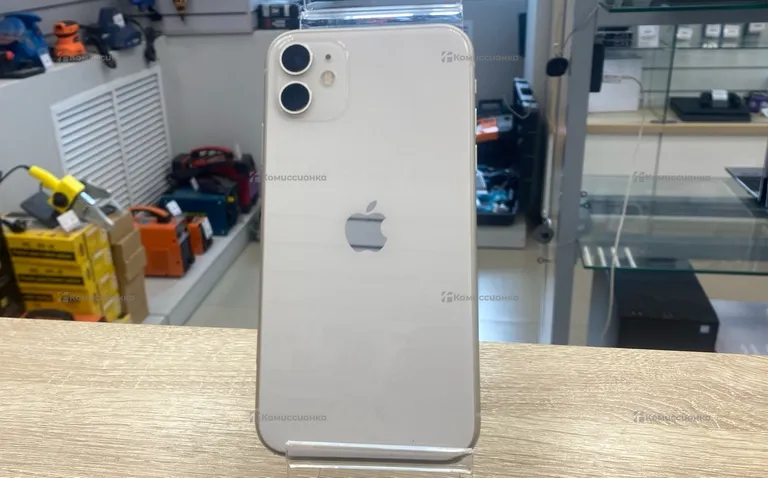 Apple iPhone 11 64 ГБ