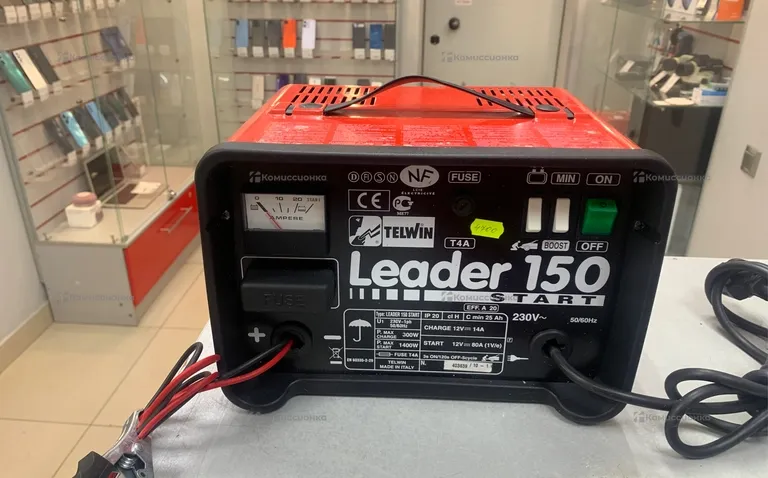Пускозарядное устройство Leader 150
