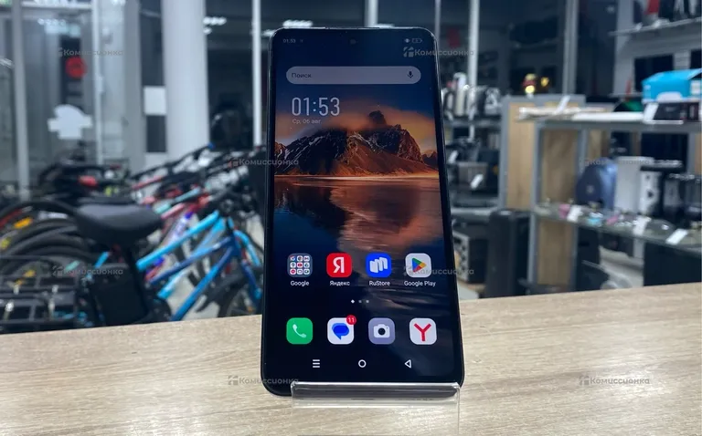 Infinix Smart 8 3/64ГБ