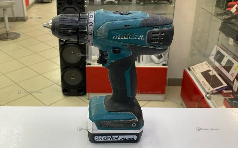 Аккумуляторная дрель-шуруповерт Makita DF347D