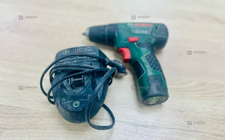 Дрель-шуруповерт Bosch PSR 10,8 LI 1.3Ah Case